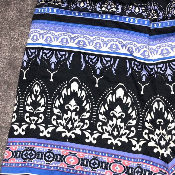 High rise patterned shorts - Picture 2 of 3